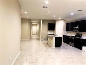 8310 Rose Petals Lane Rosharon, TX 77583 - Photo 5 of 33