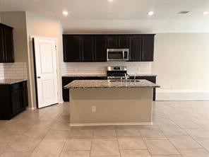 8310 Rose Petals Lane Rosharon, TX 77583 - Photo 6 of 33