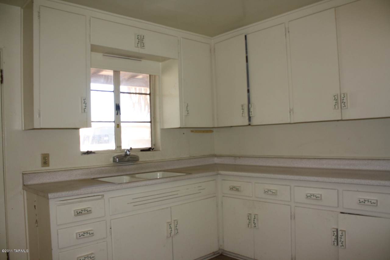 3265 East Silverlake Road Tucson, AZ 85713 - Photo 2 of 17 Gallery Image 2