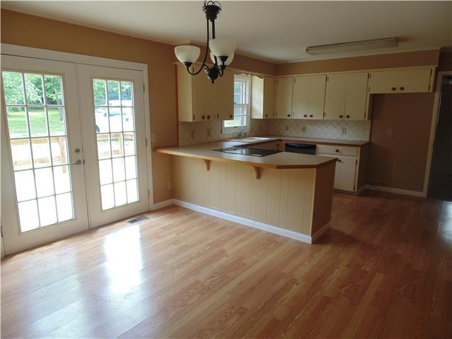 707 Bugscuffle Road Wartrace, TN 37183 - Photo 3 of 16