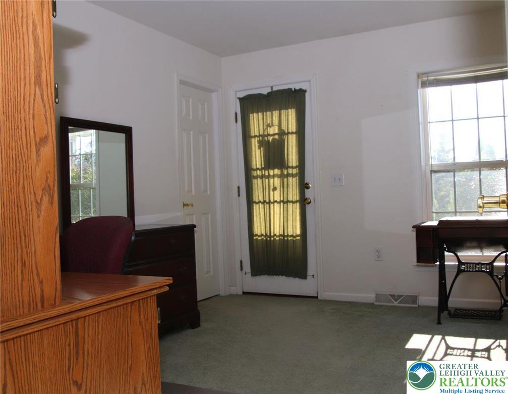 712 Winterthur Way Easton, PA 18040 - Photo 15 of 20 Bed