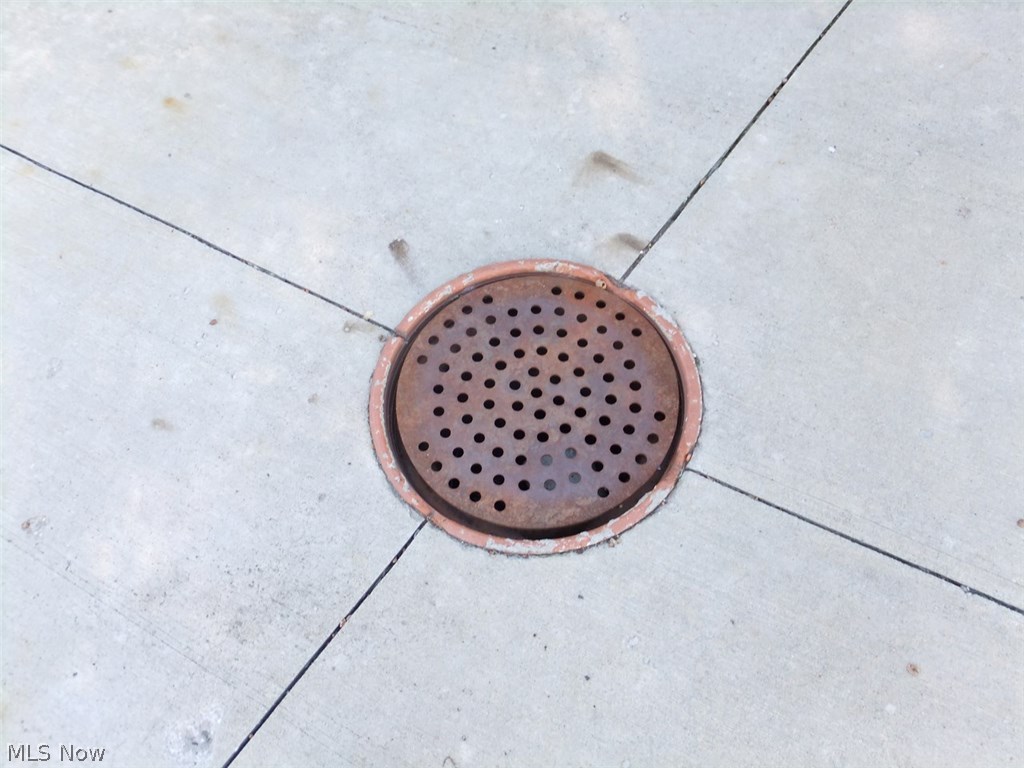 718 Glenhurst Road Willowick, OH 44095 - Photo 21 of 25 Drain in driveway which was new a few years ago