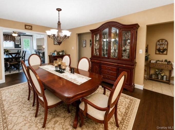 2 Comet Road Selden, NY 11784 - Photo 5 of 17