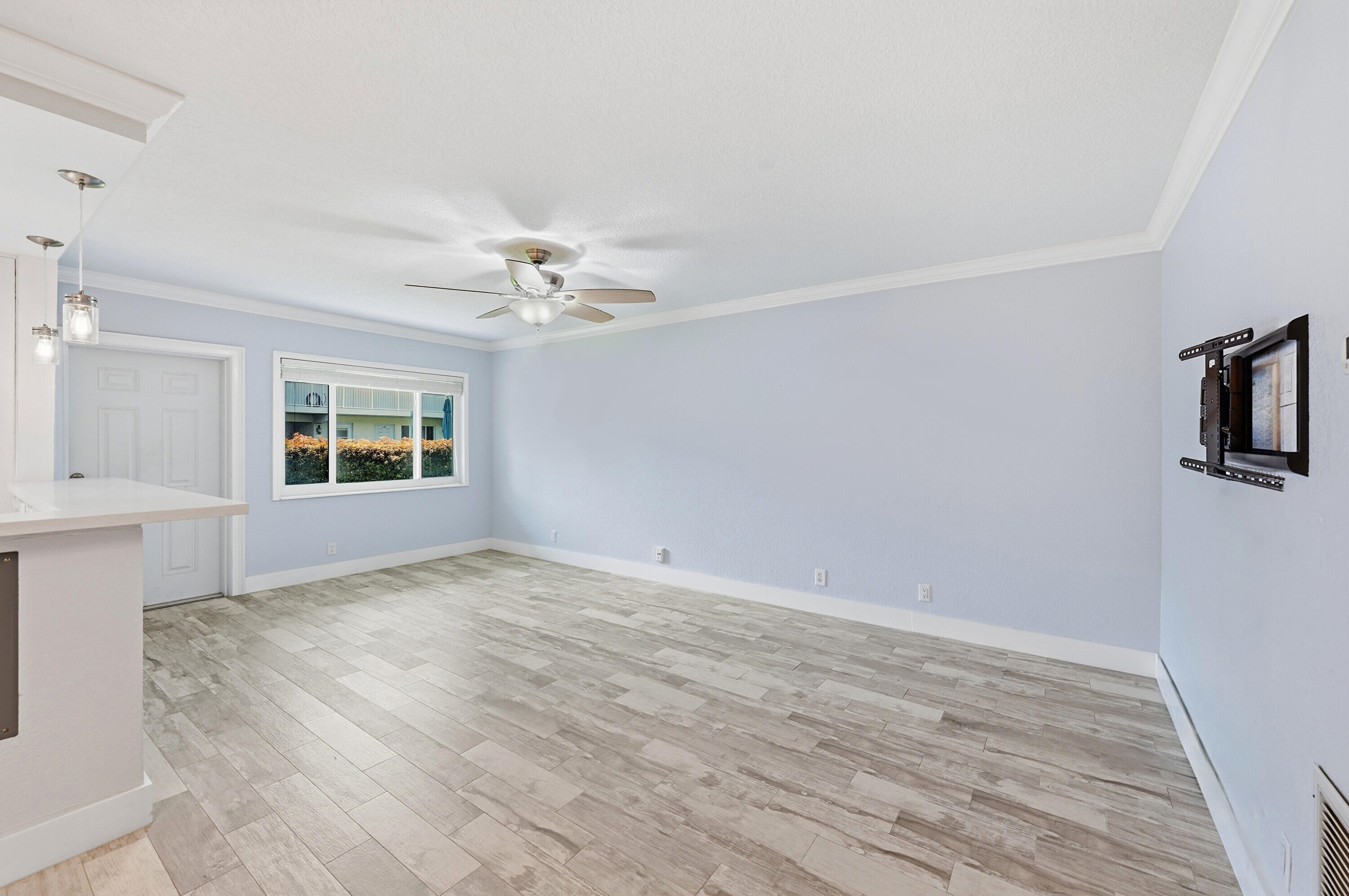 2110 Northeast 42nd Street, Unit 2B Lighthouse Point, FL 33064 - Photo 7 of 31 Living