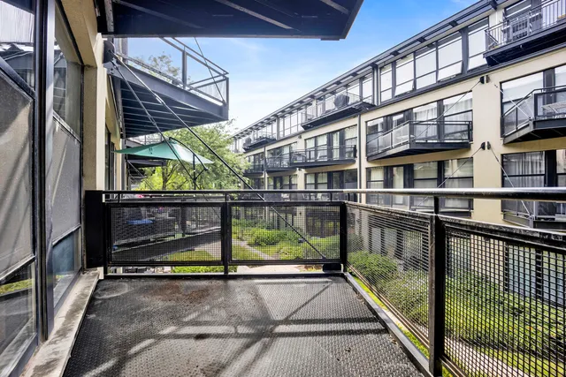 $274,999 | 1151 West 14th Place, Unit 209, Chicago, IL 60608