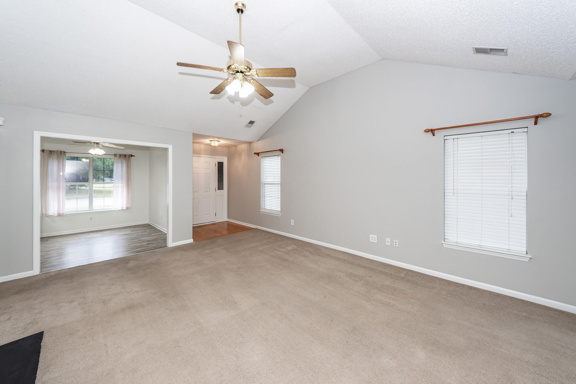 574 Carters Grove Road Charleston, SC 29414 - Photo 8 of 37 08