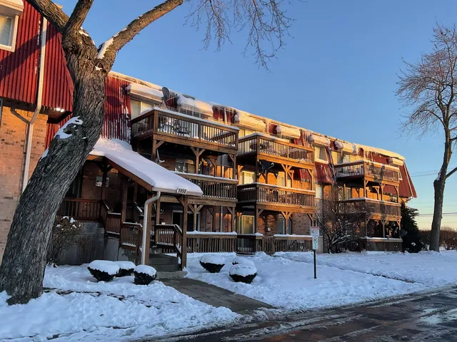 $1,750 | 1850 Tall Oaks Drive, Unit 2208, Aurora, IL 60505