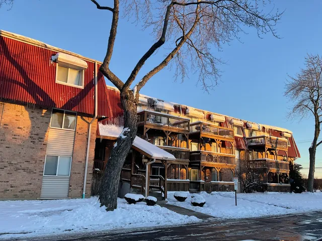 $1,750 | 1850 Tall Oaks Drive, Unit 2208, Aurora, IL 60505