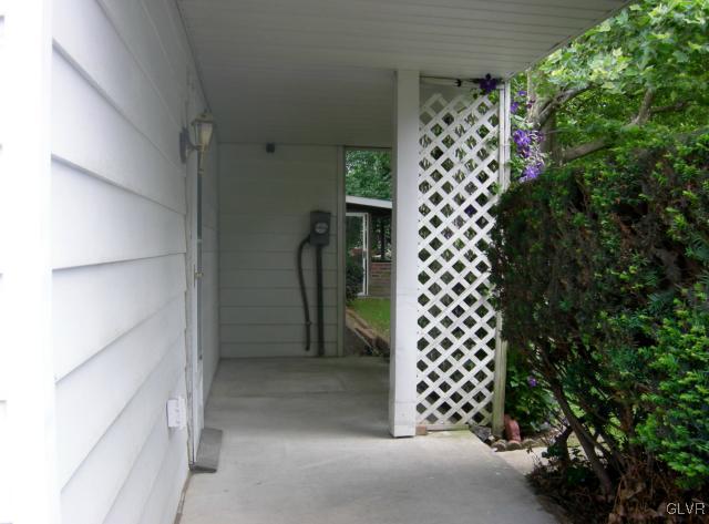 2755 Whitewood Road Bethlehem, PA 18017 - Photo 5 of 11 Gallery Image 5