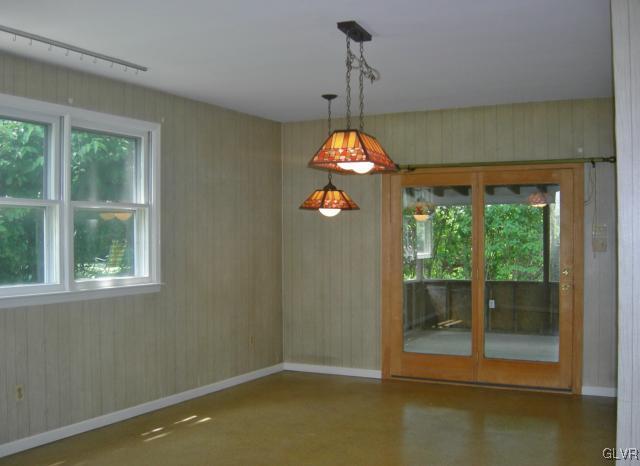 2755 Whitewood Road Bethlehem, PA 18017 - Photo 9 of 11 Gallery Image 9