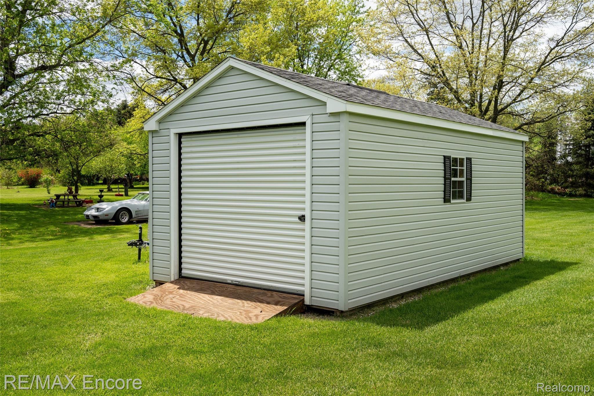 128 South Baldwin Road Oxford, MI 48371 - Photo 36 of 42 20X12 OUTBUILDING