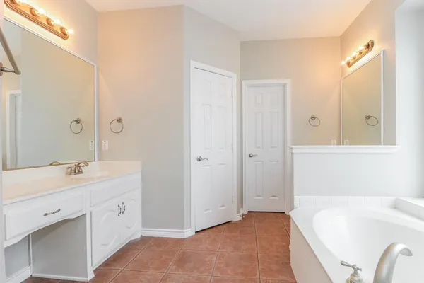 $2,425 | 5005 Portview Drive, Fort Worth, TX 76135