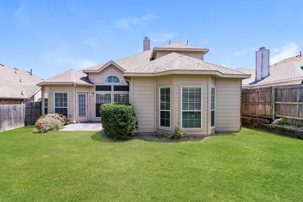 $2,425 | 5005 Portview Drive, Fort Worth, TX 76135