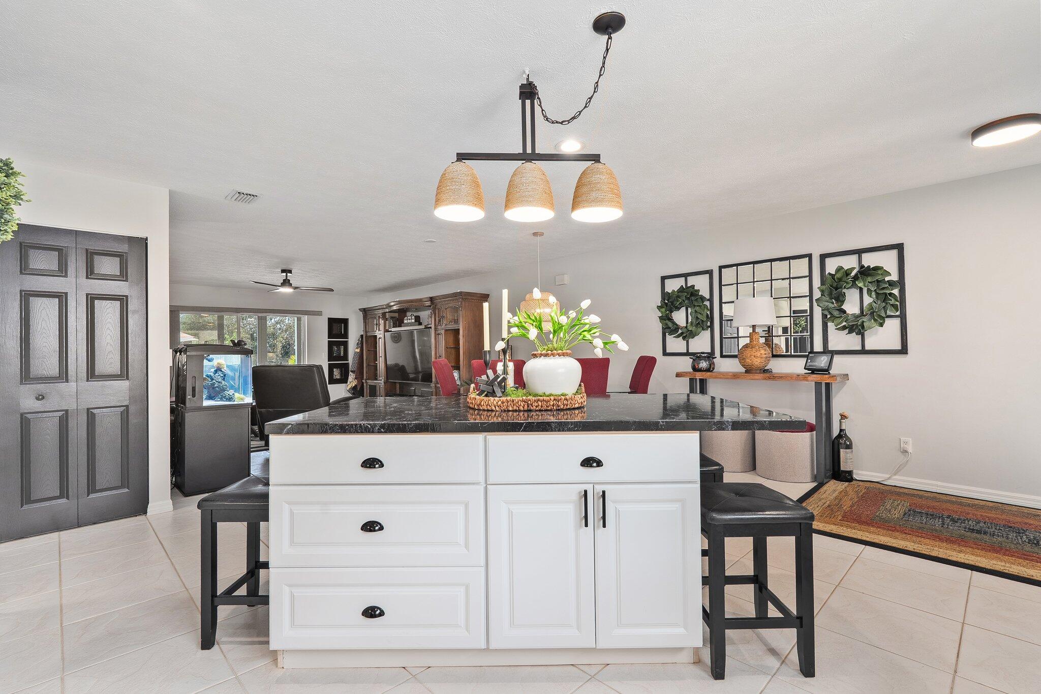 2186 Southeast Wild Meadow Circle Port St. Lucie, FL 34952 - Photo 14 of 57 16-web-or-mls-DSC06784