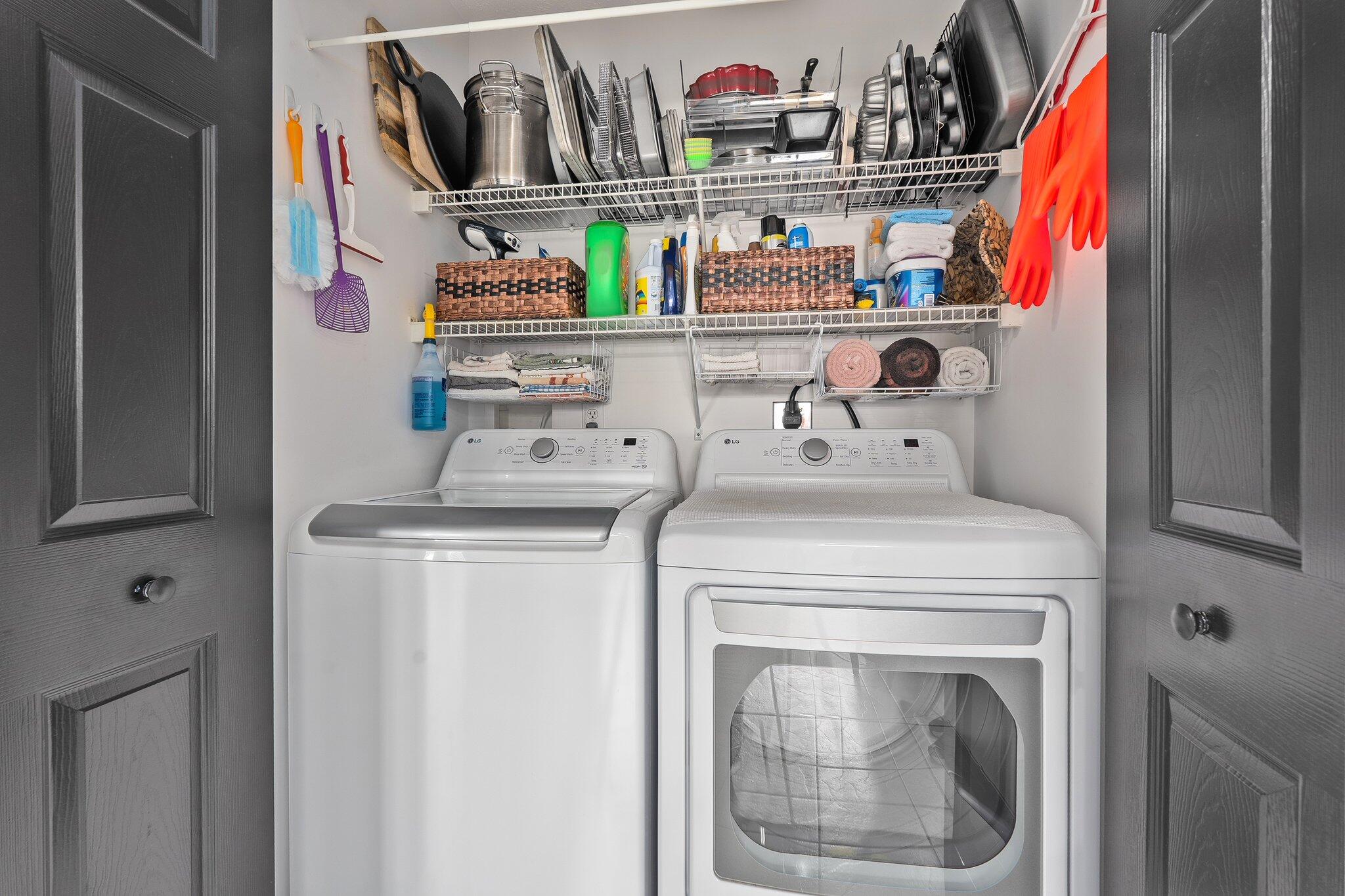 2186 Southeast Wild Meadow Circle Port St. Lucie, FL 34952 - Photo 38 of 57 a utility room with dryer and washer