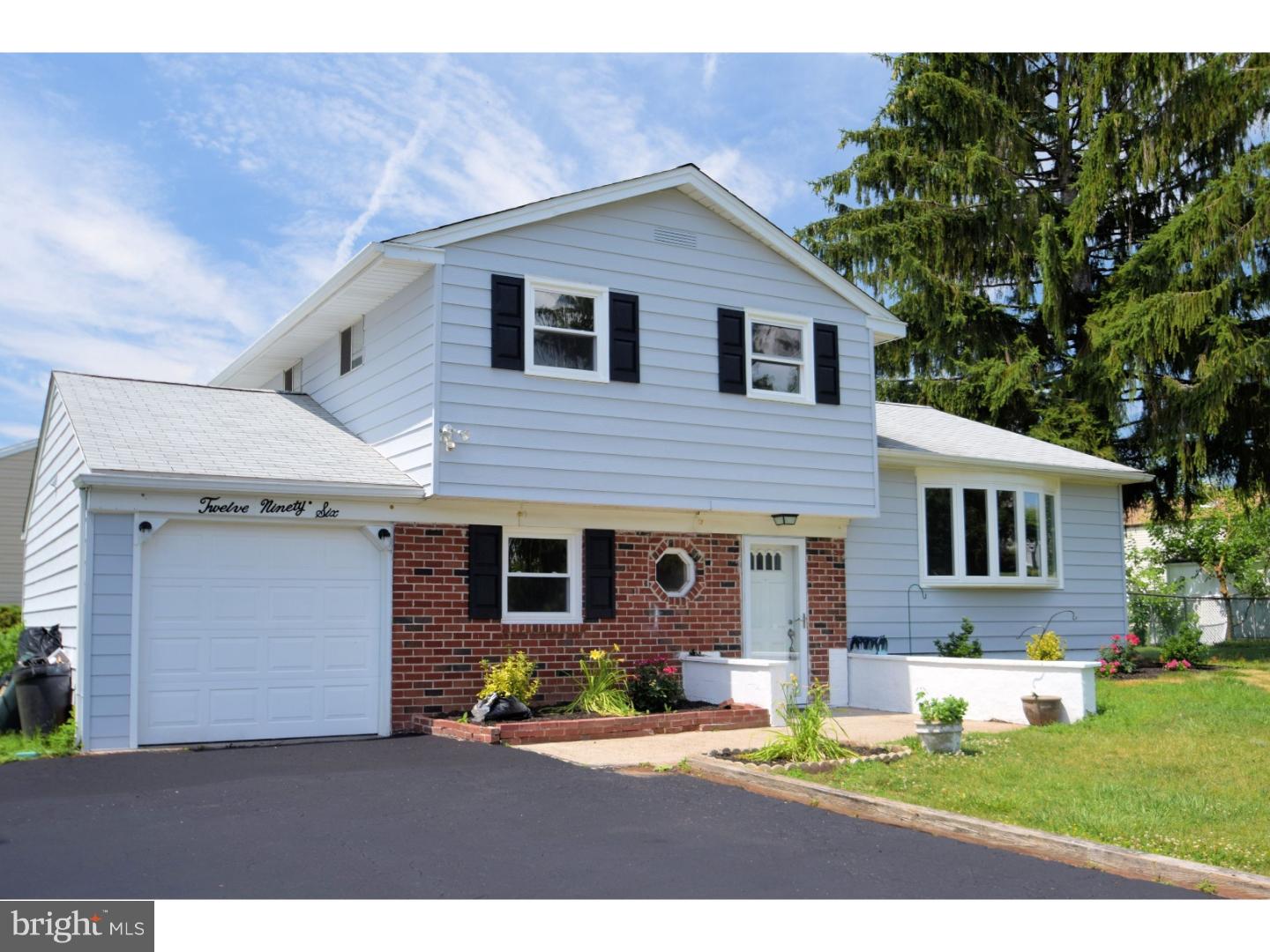 1296 Cloverly Road Warminster, PA 18974 - Photo 2 of 25 Gallery Image 2
