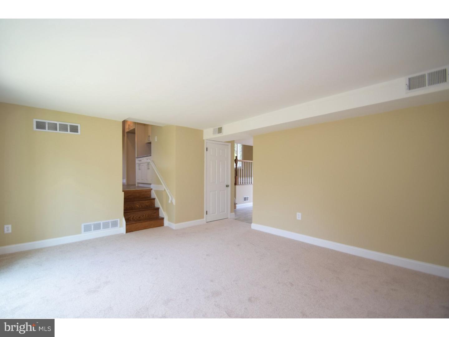 1296 Cloverly Road Warminster, PA 18974 - Photo 12 of 25 Gallery Image 12