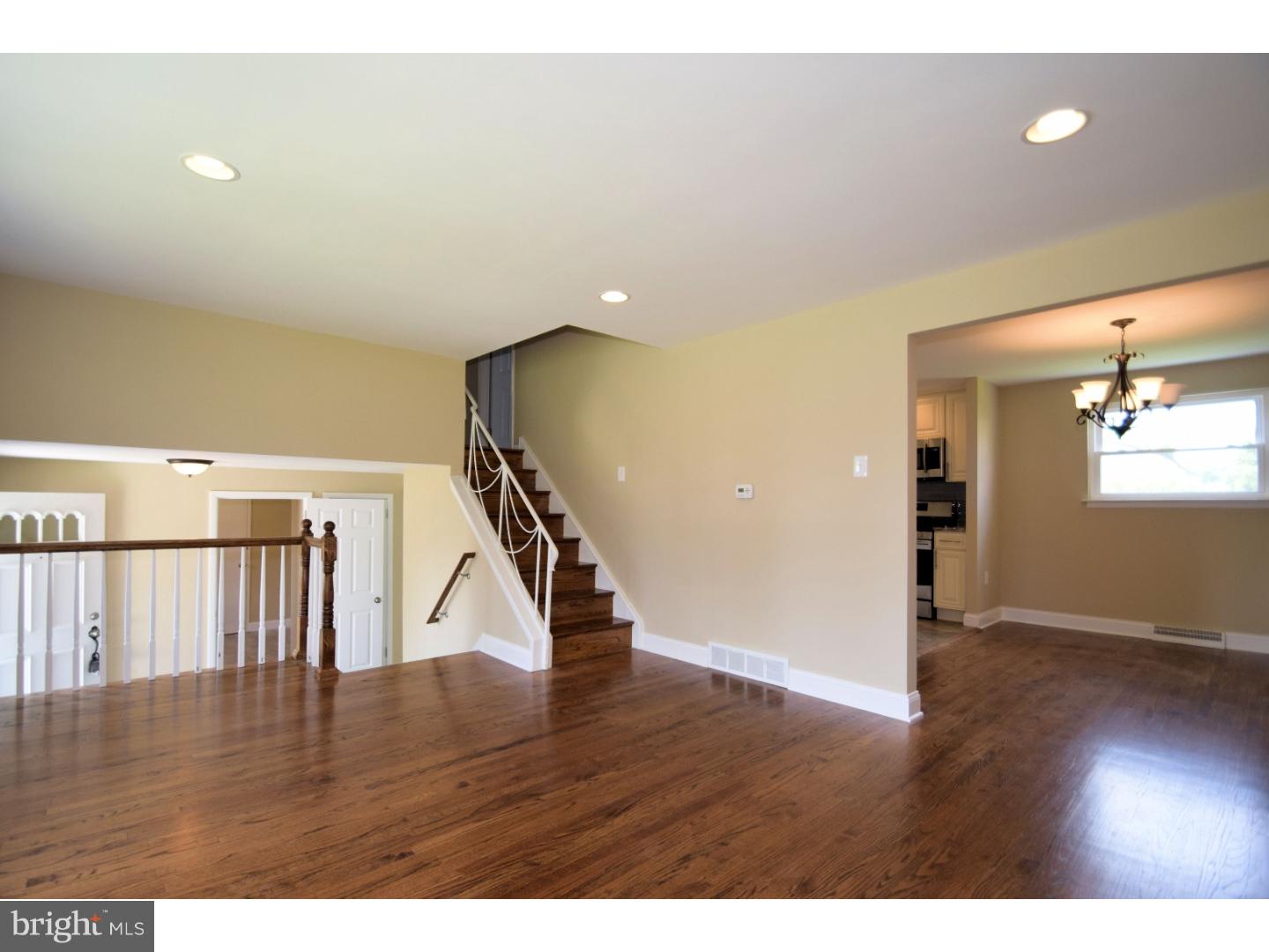 1296 Cloverly Road Warminster, PA 18974 - Photo 5 of 25 Gallery Image 5