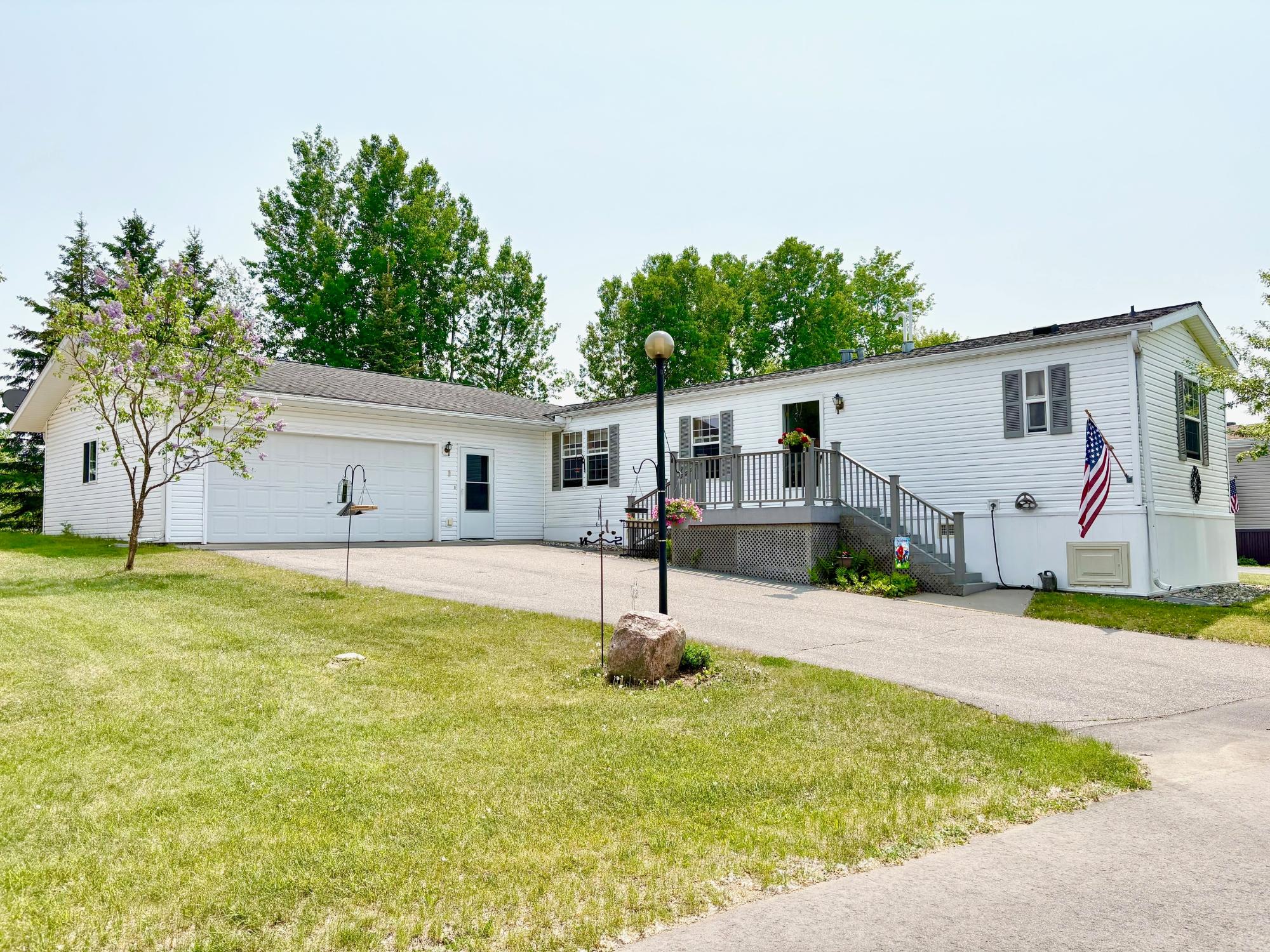 19 Edgewater Court Rhinelander, WI 54501 - Photo 1 of 18 Gallery Image 1