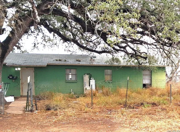 $79,000 | 372 County Road 2415, Moore, TX 78057