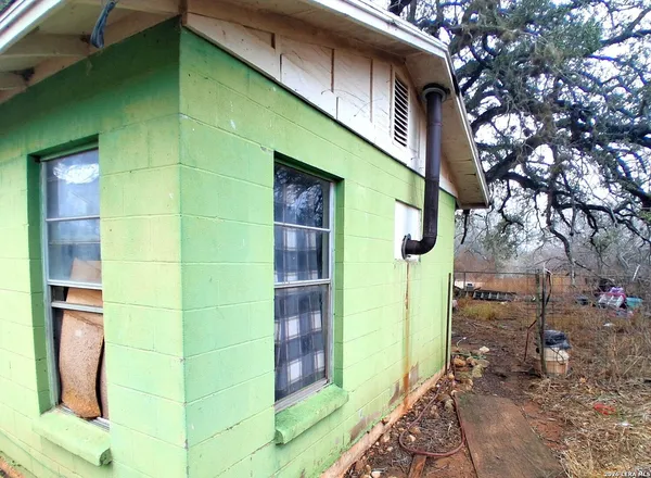 $79,000 | 372 County Road 2415, Moore, TX 78057