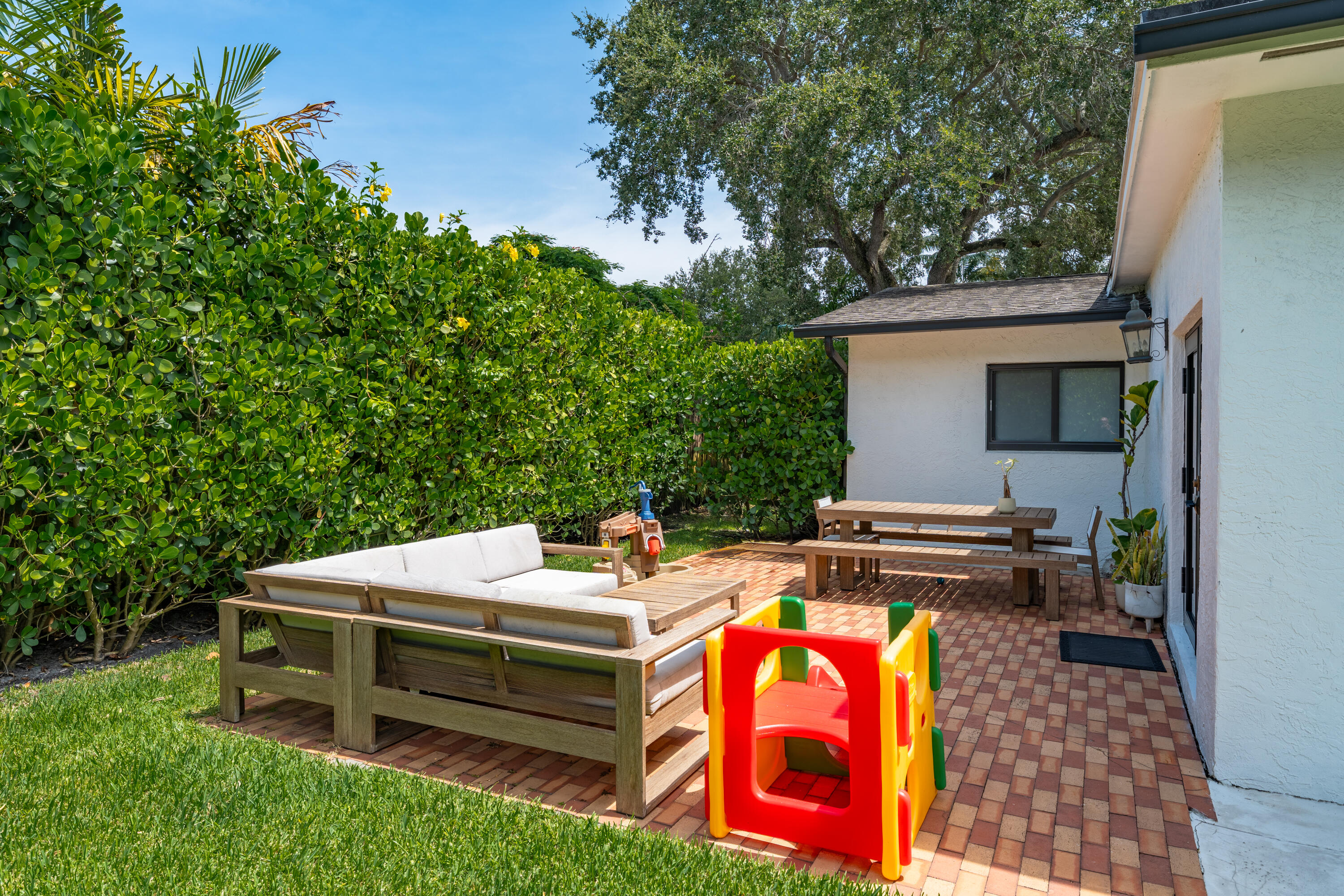 739 Northwest 6th Street Boca Raton, FL 33486 - Photo 8 of 40 Outside area