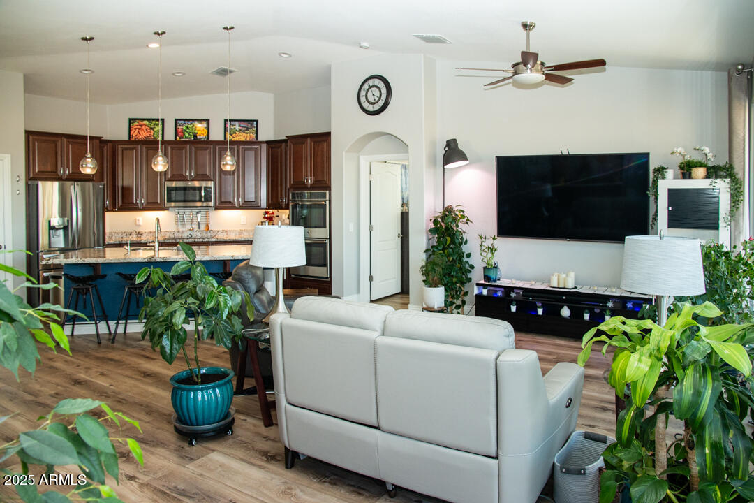 808 Constance Way Phoenix, AZ 85042 - Photo 20 of 39 LivingRoom-5 (1)
