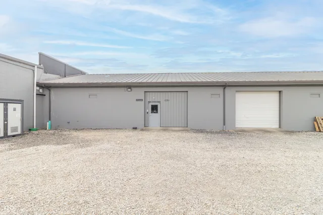 $2,500 | 1166 South 25th Street East, Unit B/C/D, Greenfield, IN 46140