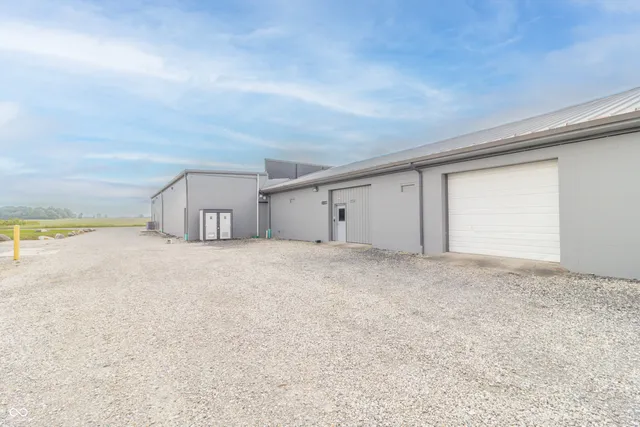 $2,500 | 1166 South 25th Street East, Unit B/C/D, Greenfield, IN 46140