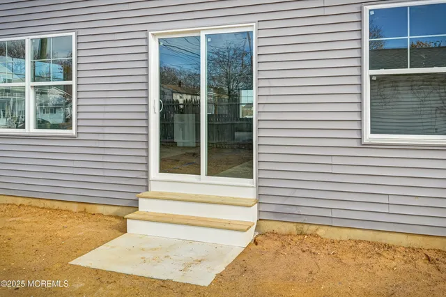 $819,000 | 74 Manchester Avenue, Keyport, NJ 07735