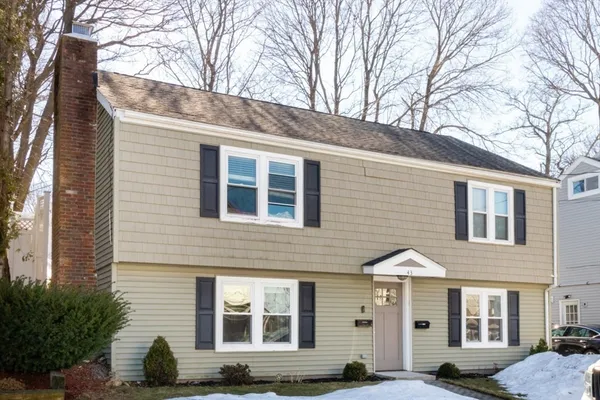 $519,000 | 43 Sagamore Avenue, Unit 1, Winthrop, MA 02152