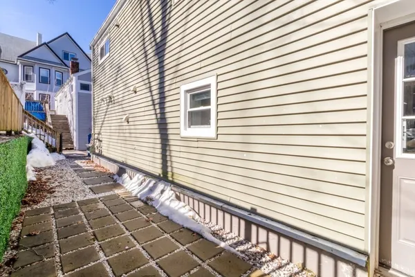 $519,000 | 43 Sagamore Avenue, Unit 1, Winthrop, MA 02152