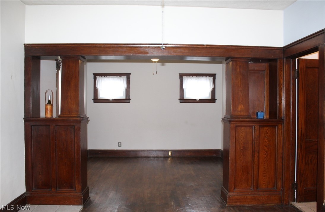 1514 Spring Road Cleveland, OH 44109 - Photo 4 of 30