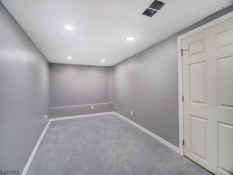 271 Washington Street Orange, NJ 07050 - Photo 27 of 30