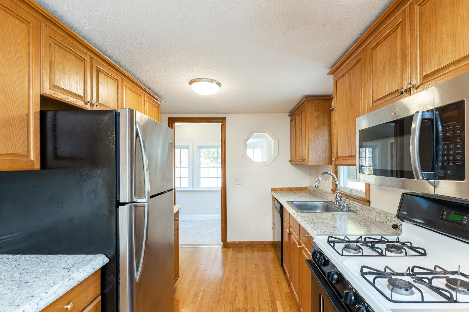 89 Scituate Road Mashpee, MA 02649 - Photo 8 of 23 89ScituateRdMashpee-0812