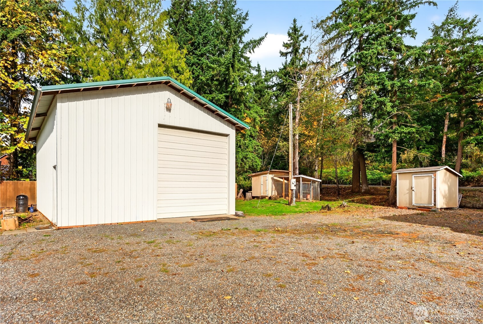 6583 Goodwin Road Everson, WA 98247 - Photo 33 of 40 a backyard of a house with table and chairs