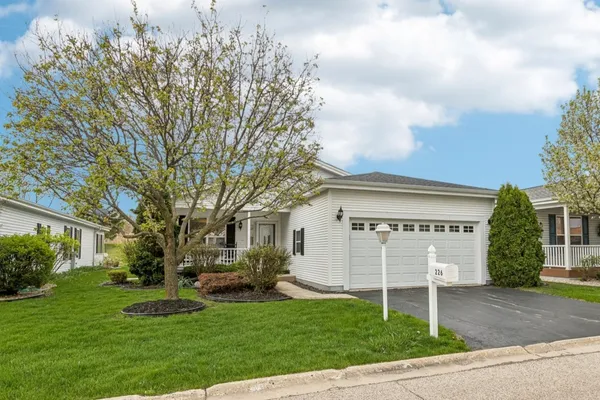 $235,000 | 226 Rodeo Drive, Grayslake, IL 60030