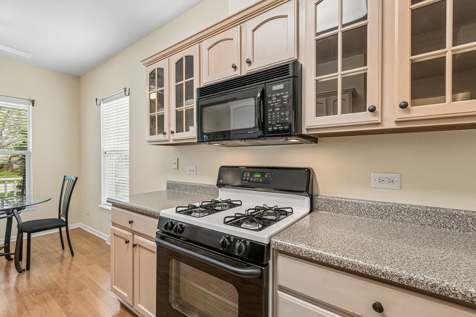226 Rodeo Drive Grayslake, IL 60030 - Photo 12 of 43