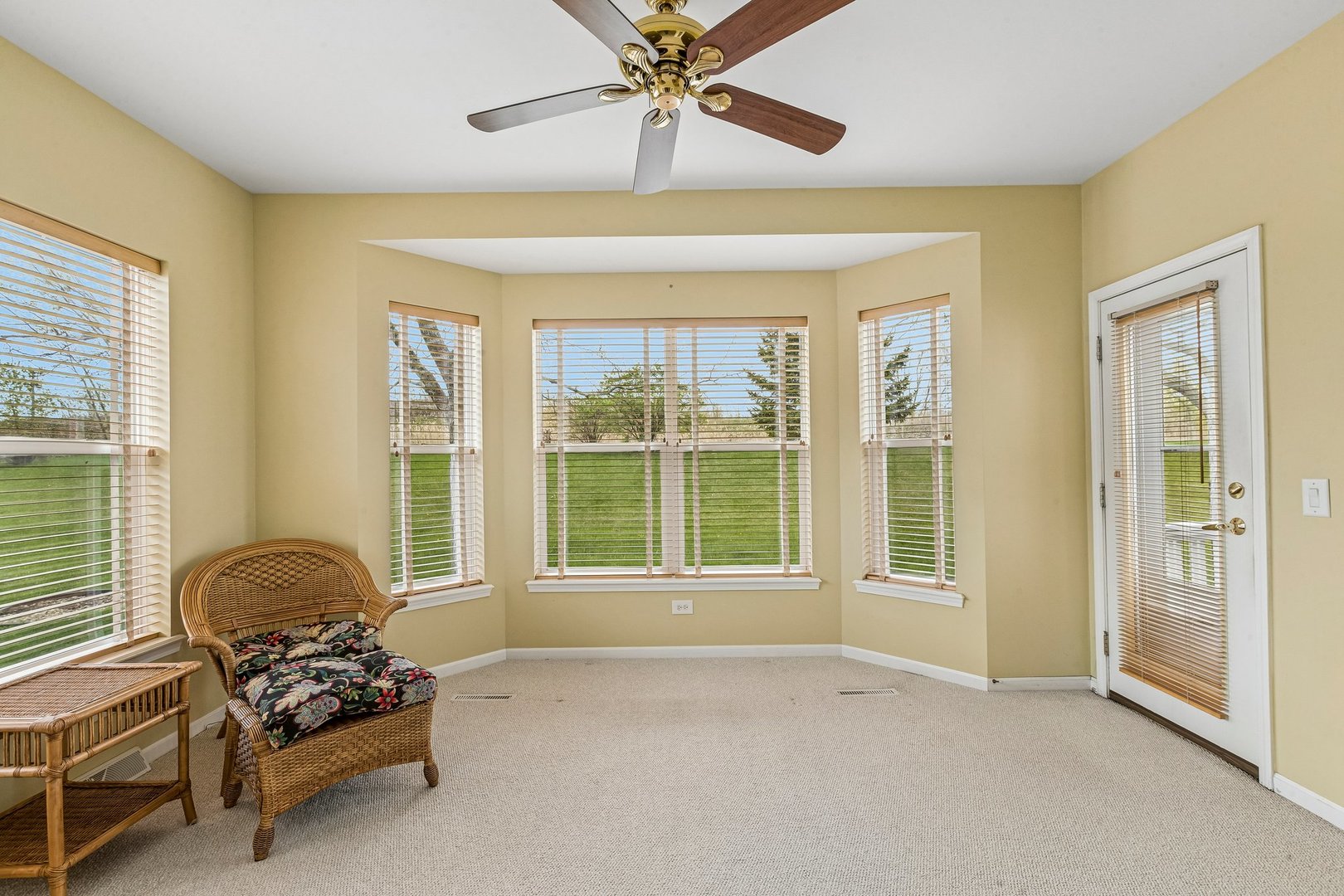 226 Rodeo Drive Grayslake, IL 60030 - Photo 5 of 43