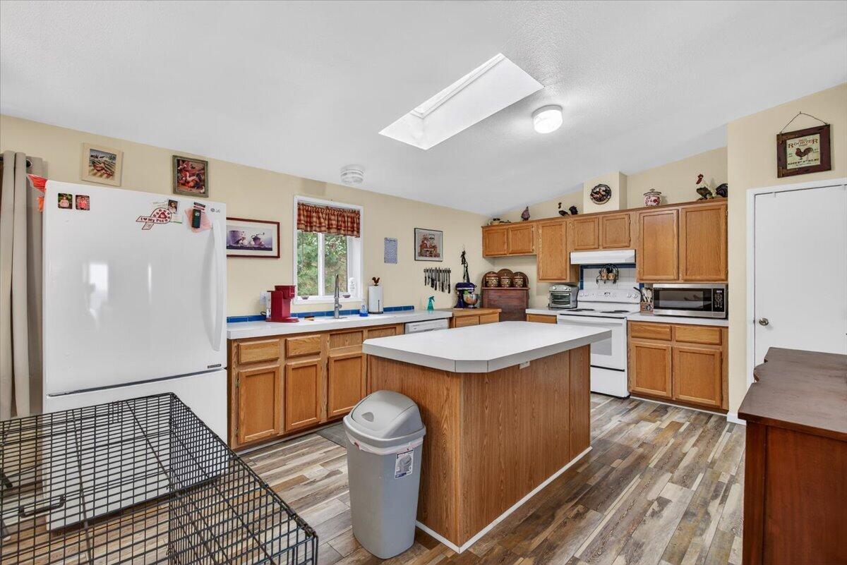 483 Wren Ridge Drive Eagle Point, OR 97524 - Photo 6 of 34 09-9