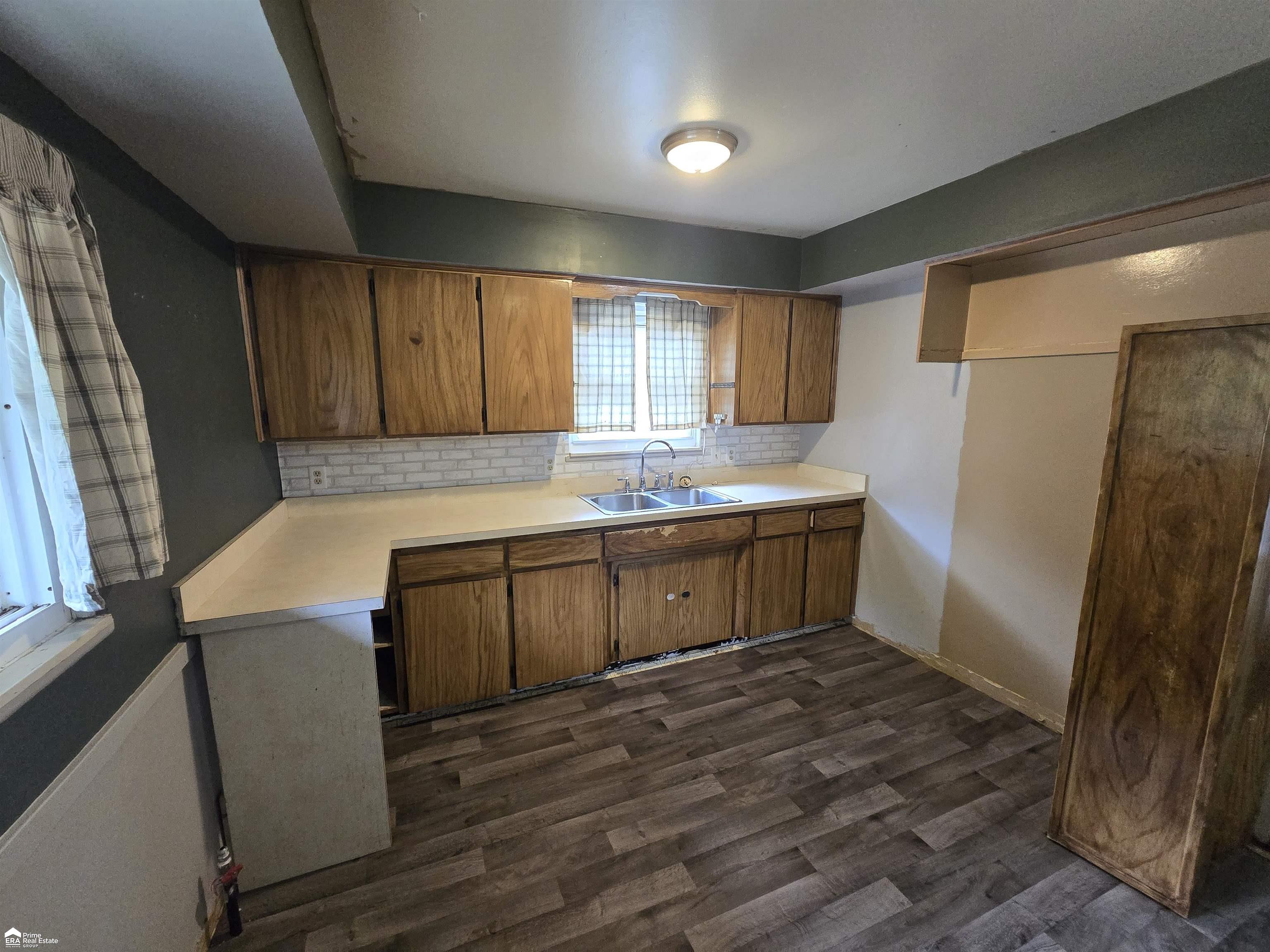5713 Western Road Flint, MI 48506 - Photo 7 of 24 50178914-762c809a-6a6d-4959-9e71-e1c120a9a2aa.JPG