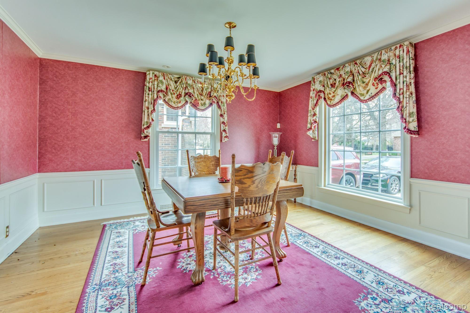 268 McMillan Road Grosse Pointe, MI 48236 - Photo 5 of 25 DSC_9745enf.jpg