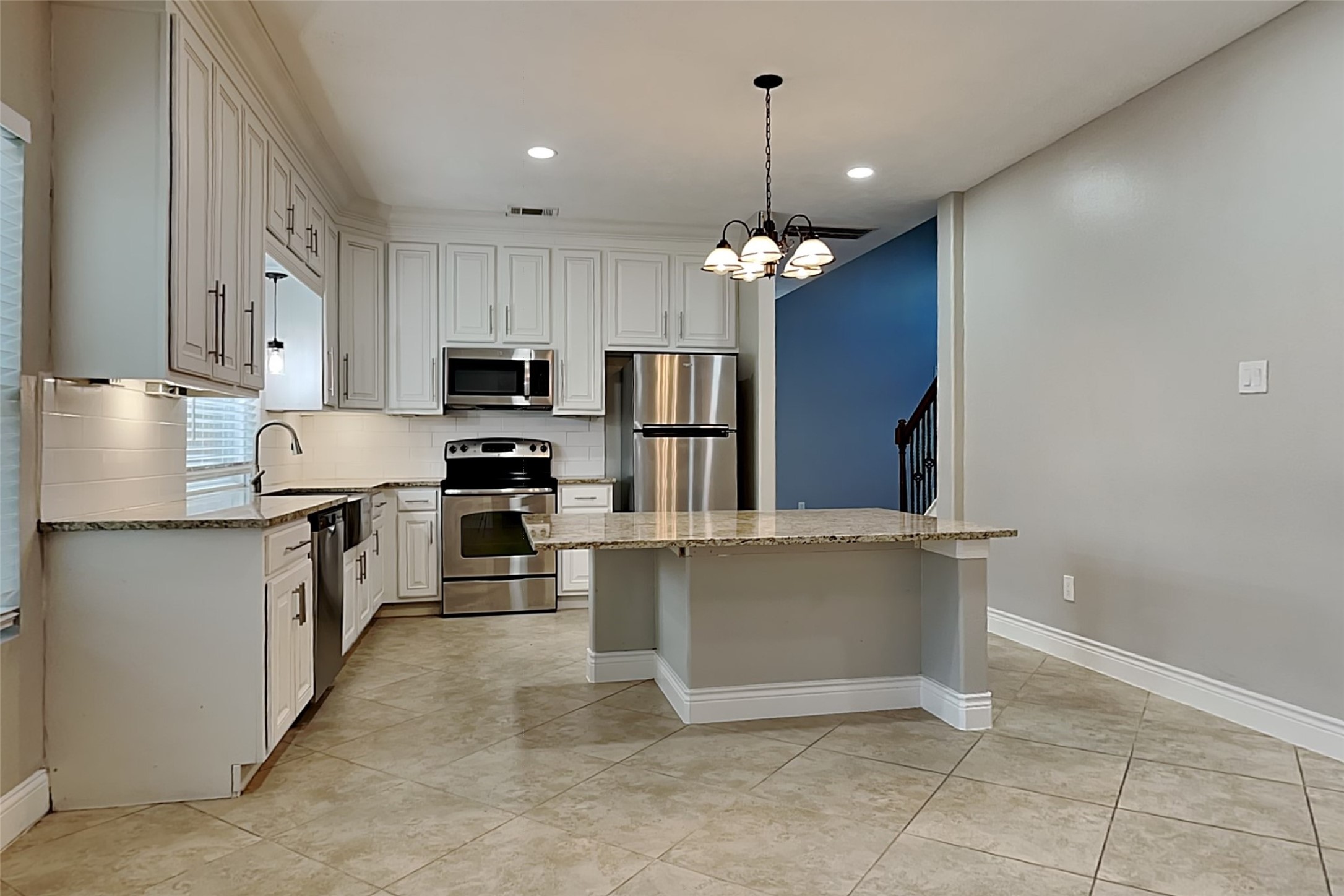 1406 Chesterpoint Drive Spring, TX 77386 - Photo 5 of 20