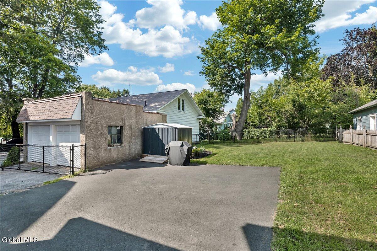 1575 Union Street Schenectady, NY 12309 - Photo 44 of 45 56-1575 Union St-59