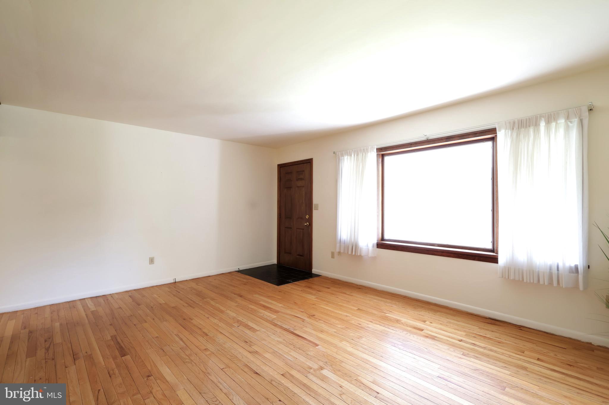 1526 Yardal Road State College, PA 16801 - Photo 6 of 51
