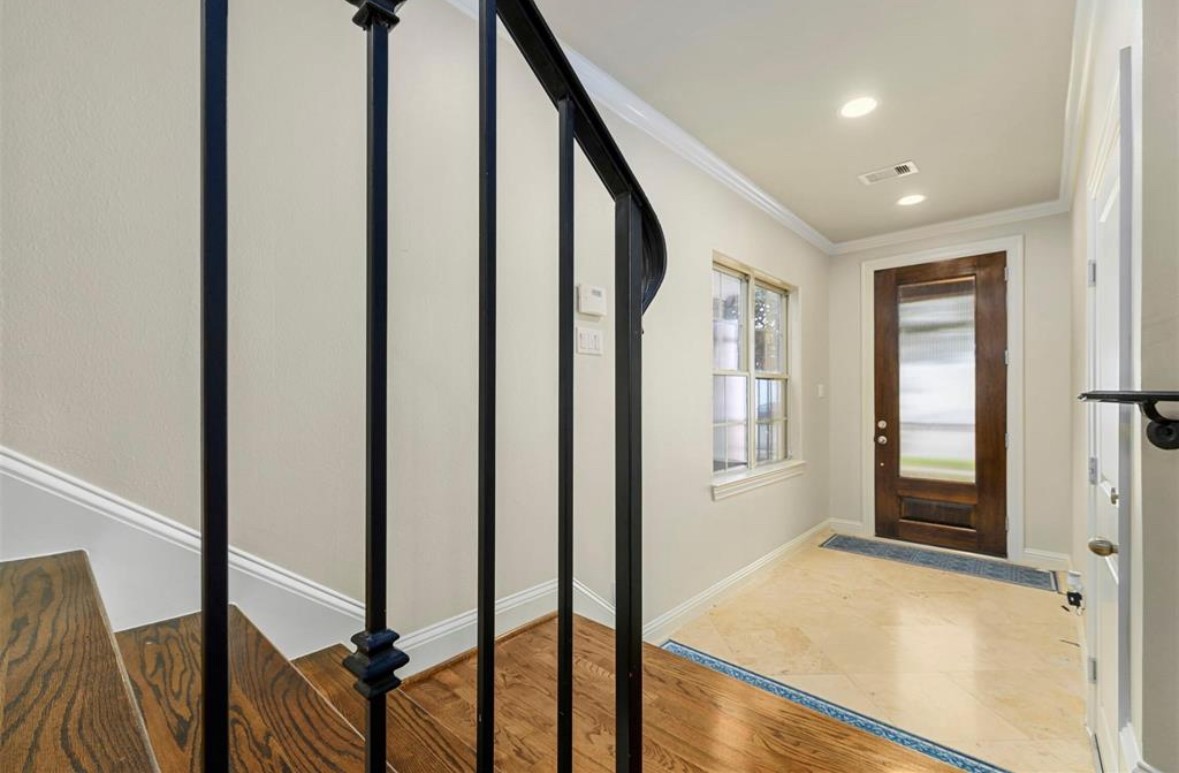 1215 Roberts Street Houston, TX 77003 - Photo 5 of 20 a view of an entryway