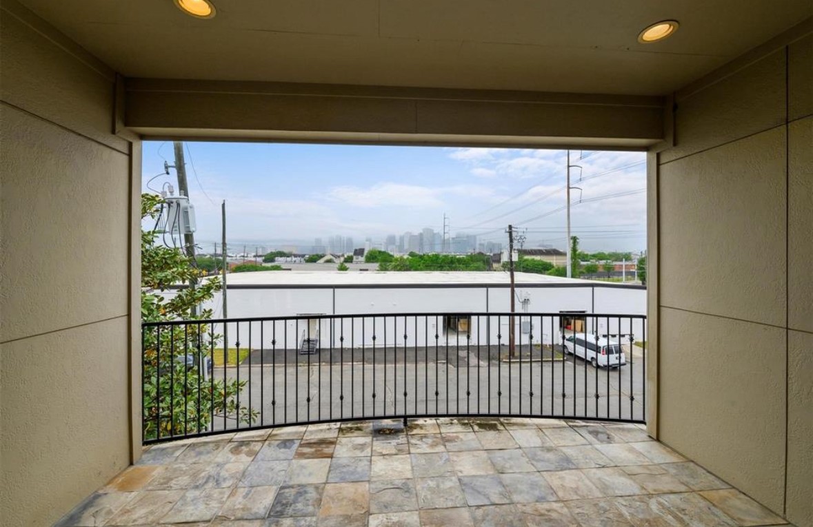 1215 Roberts Street Houston, TX 77003 - Photo 6 of 20 a view of a balcony