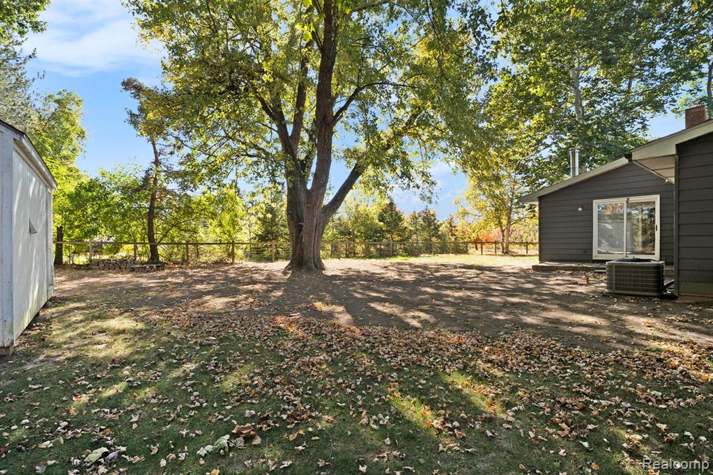 7530 Bennett Lake Road Fenton, MI 48430 - Photo 24 of 24