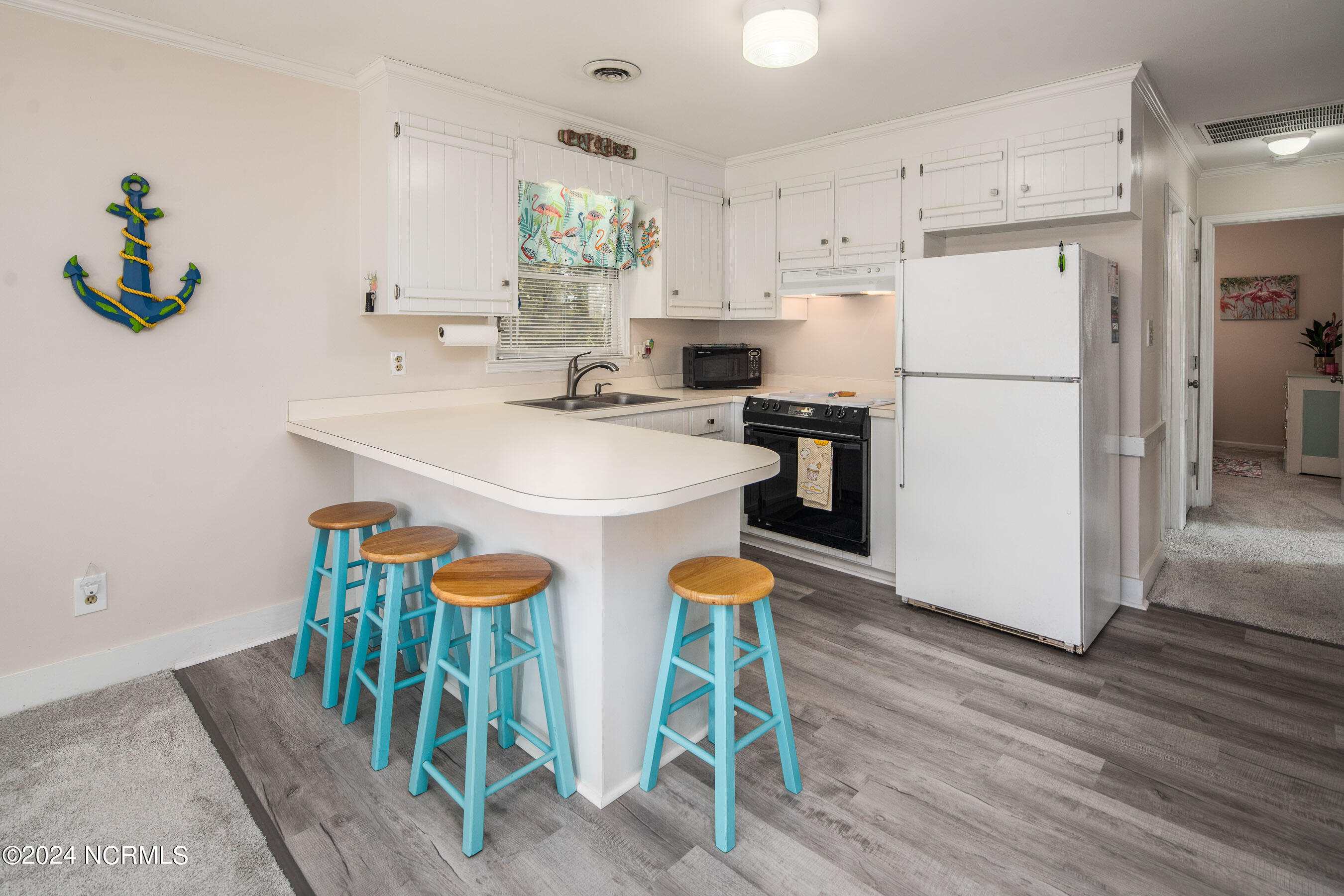 106 Robin Street Emerald Isle, NC 28594 - Photo 21 of 46 20240403 MLS A_Harris 106 Robin St Emera