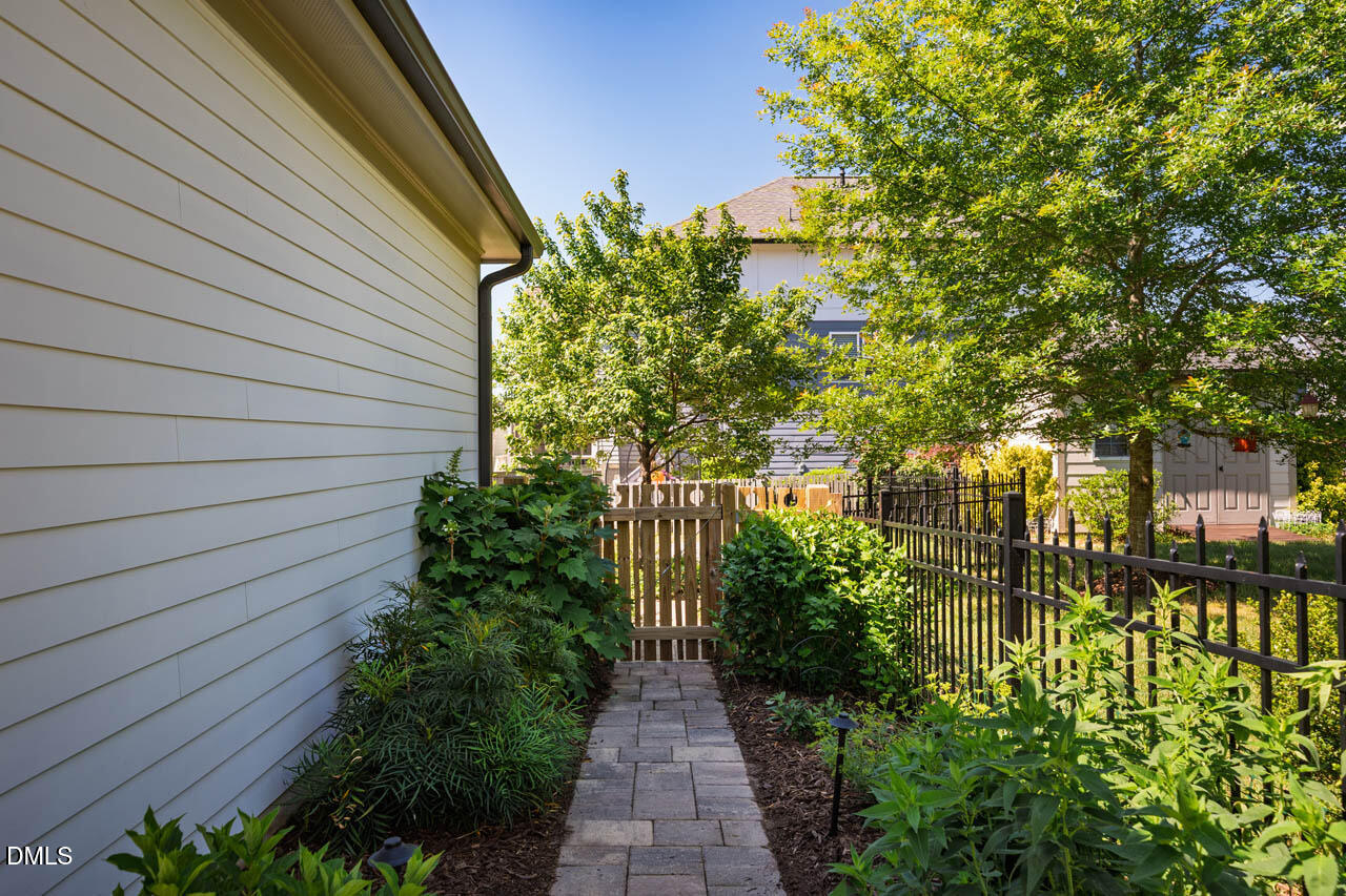 20 Cardinal Ridge Road Chapel Hill, NC 27516 - Photo 47 of 77 Stunning Gardens and Landscaping